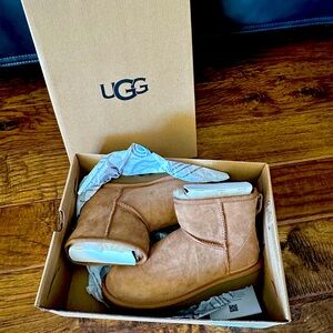Brand new tan UGGS size 5.